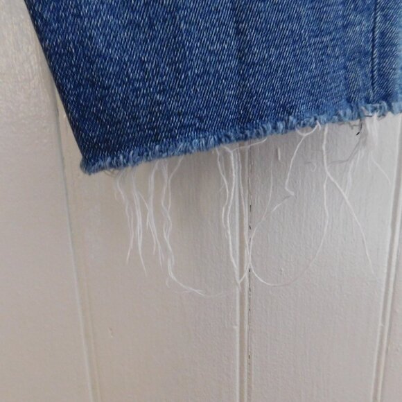 🦌 Abercrombie & Fitch The Mom High Rise Frayed Jeans - Picture 11 of 16
